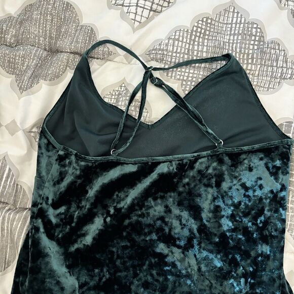 Forever 21 Size 1x Green Velvet Sleeveless Bodysuit - Picture 10 of 11